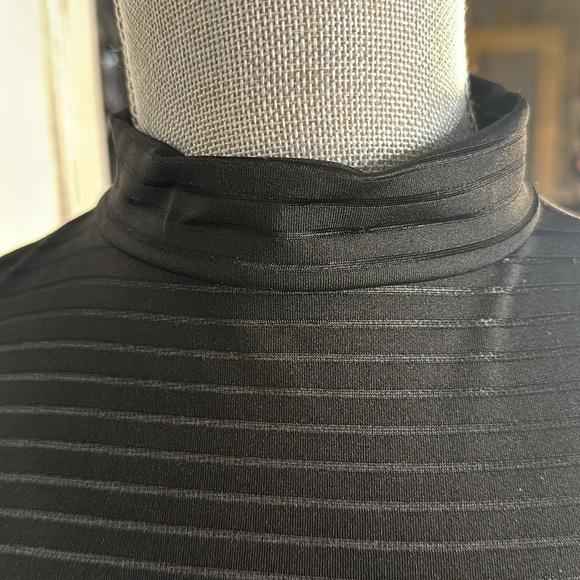 Pretty Little Things Mock Neck Long Sleeve Peekaboo Bodysuit Size 4 Minimalist - Picture 8 of 14